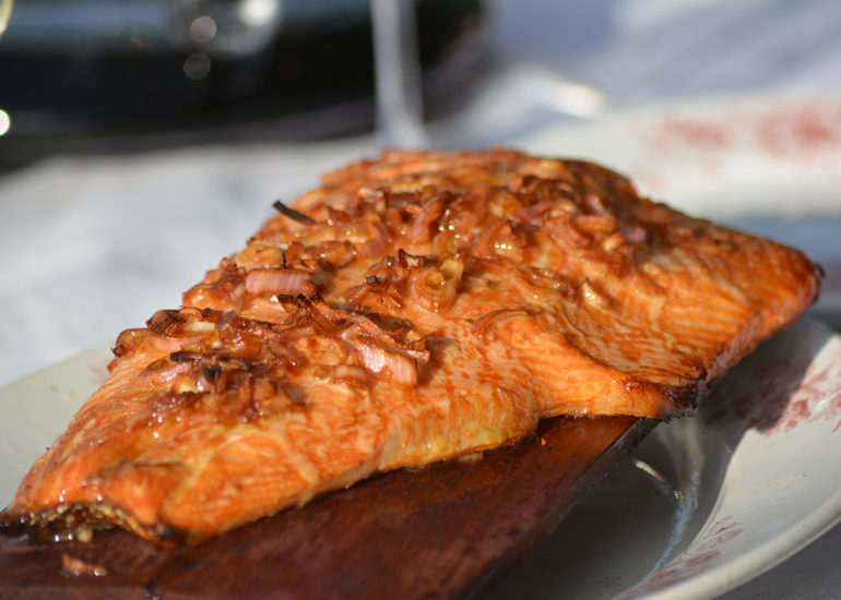 saumon fumé sur planche de chêne Bord'oak